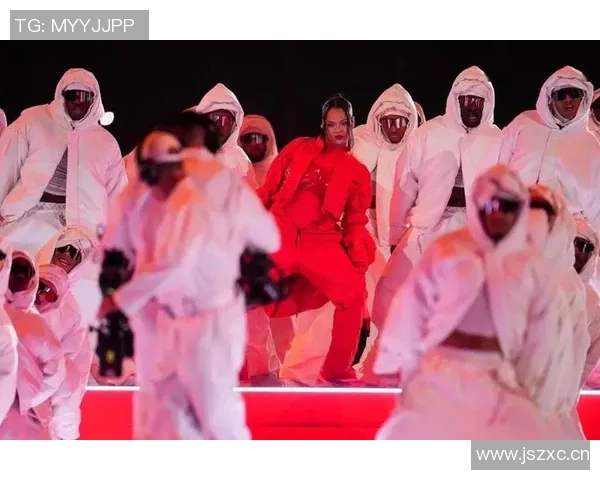 2023超级碗足球明星闪耀赛场展现非凡才华与激情对决