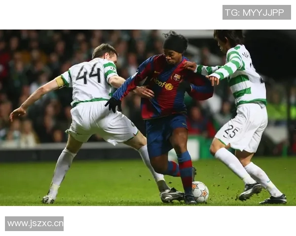 足球明星与中国明星的精彩瞬间壁纸分享与欣赏