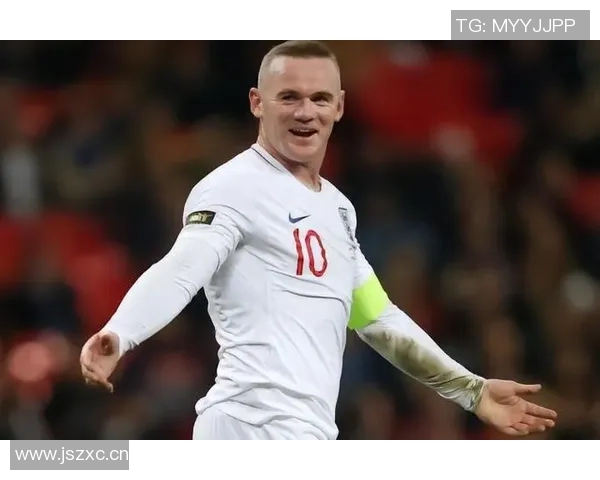 阿德足球明星的传奇故事与成就揭秘，谁是这位耀眼的球场巨星